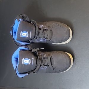 Flash light shoes.